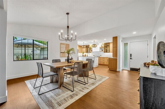 Building Photo - Beautiful Winter Park home
