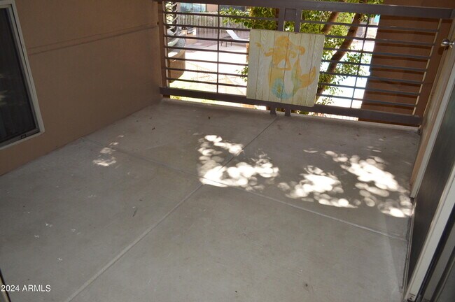 Building Photo - 1701 E Colter St