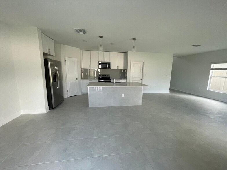Building Photo - 2201 Aquifer Ln