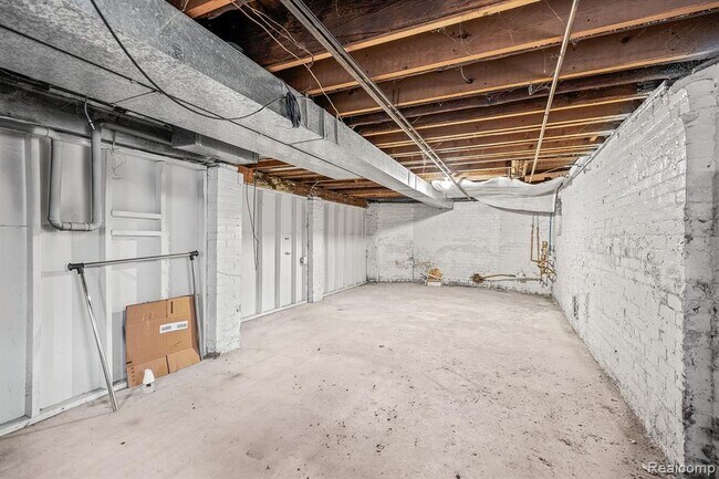 Building Photo - 739 Delaware St