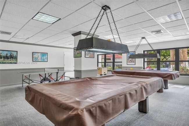 Building Photo - 3200 Port Royale Dr N