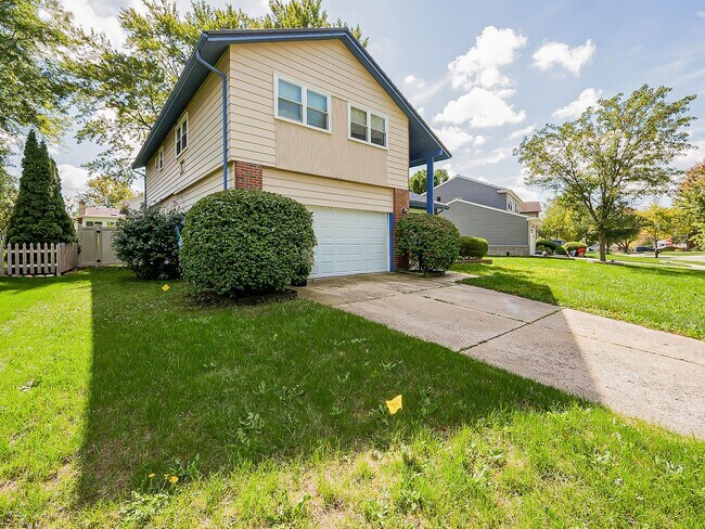 Building Photo - 42195 Park Ridge Rd