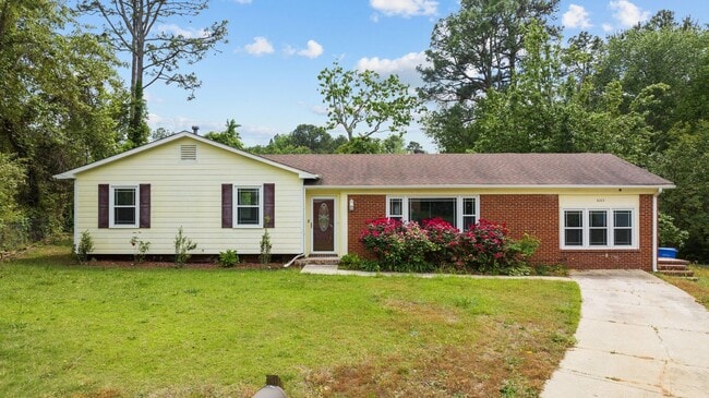 Building Photo - 4 Bedroom 2 Bath Ranch in a cul-de-sac