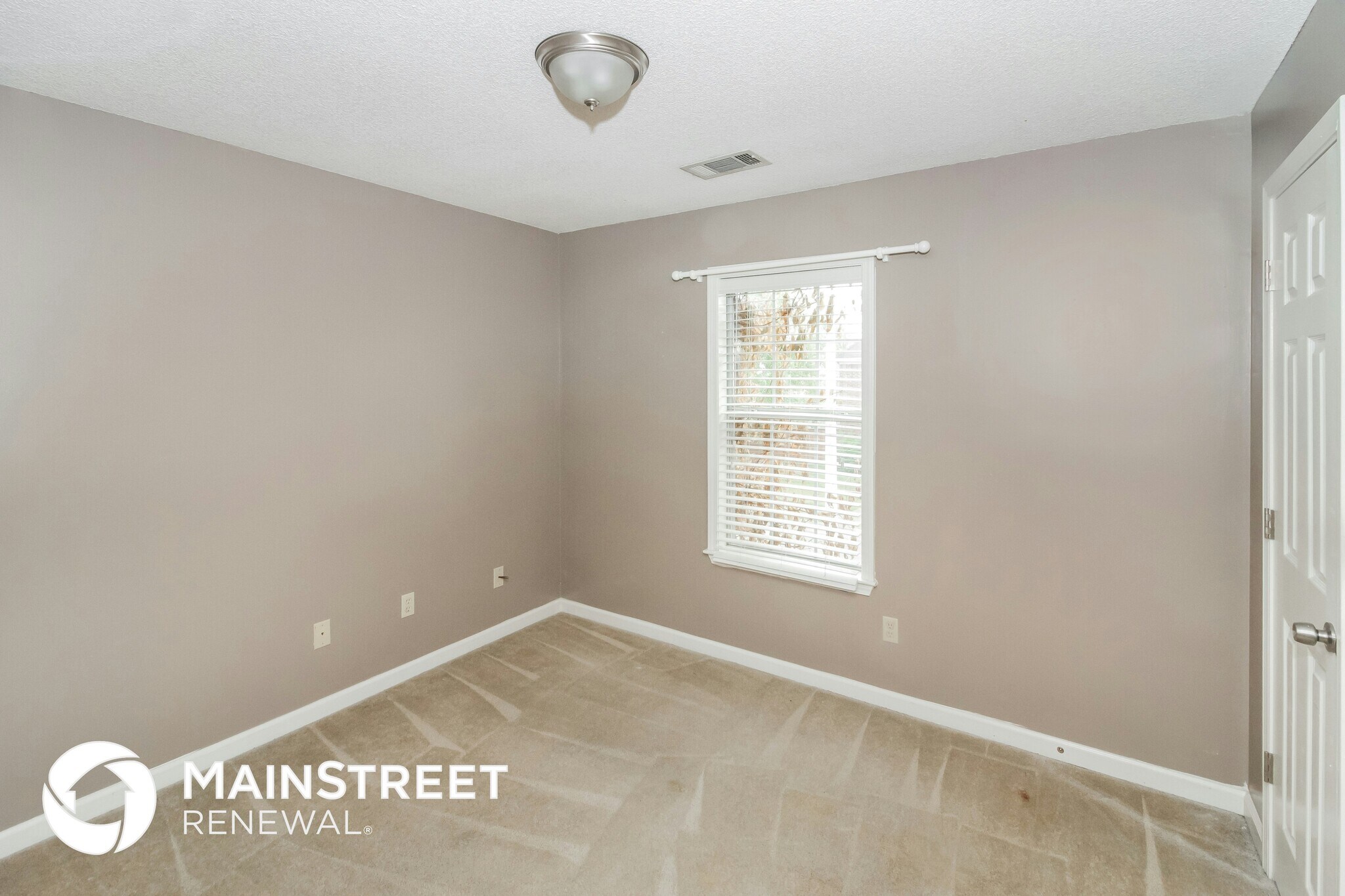 Building Photo - 768 Breeze Way