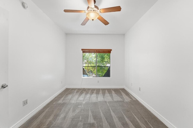 Building Photo - 5450 E Deer Valley Dr