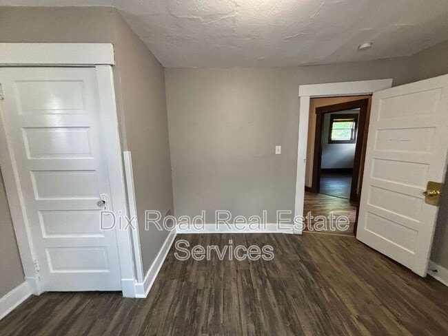 Building Photo - 1501 Viola Ave