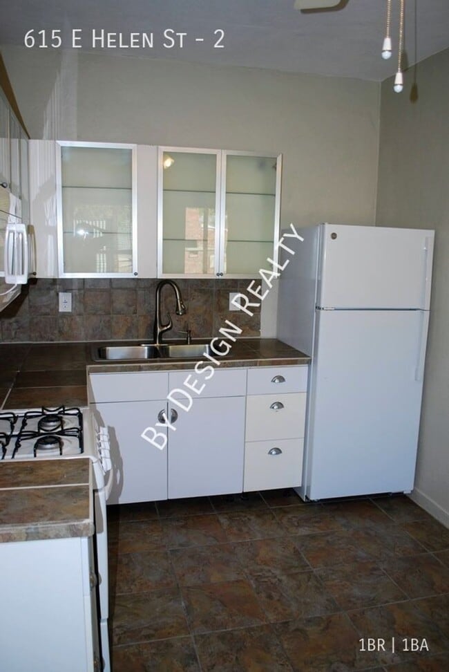 Building Photo - ALL UTILITIES INCLUDED - Updated Historic 1929 1 Bed 1 Bath Attached Bungalow
