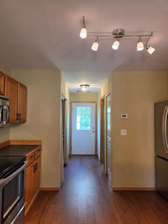 Building Photo - Craftsman Style 3 Bed/2 Bath Home - Bremerton