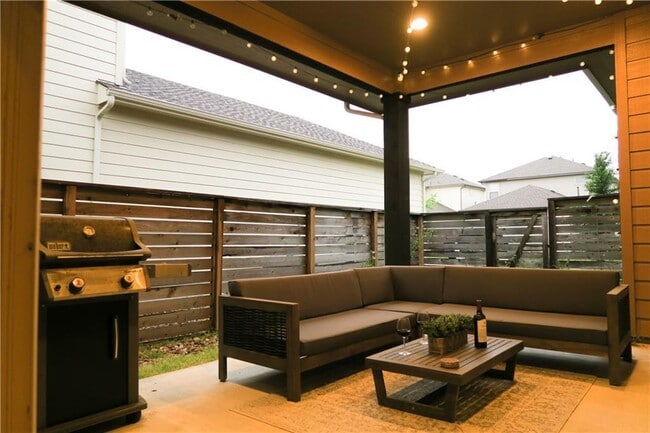 Building Photo - 1710 Frontier Valley Dr