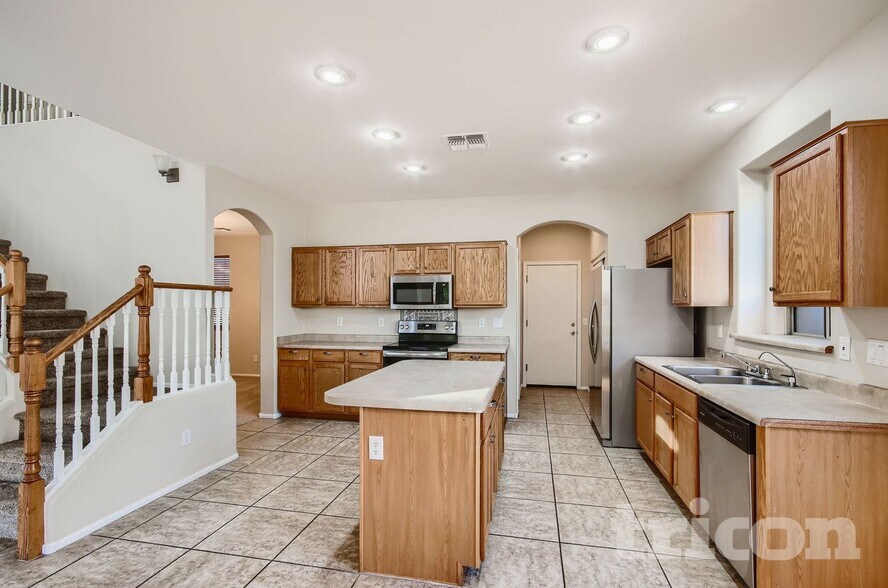 Building Photo - 45063 W Jack Rabbit Trail