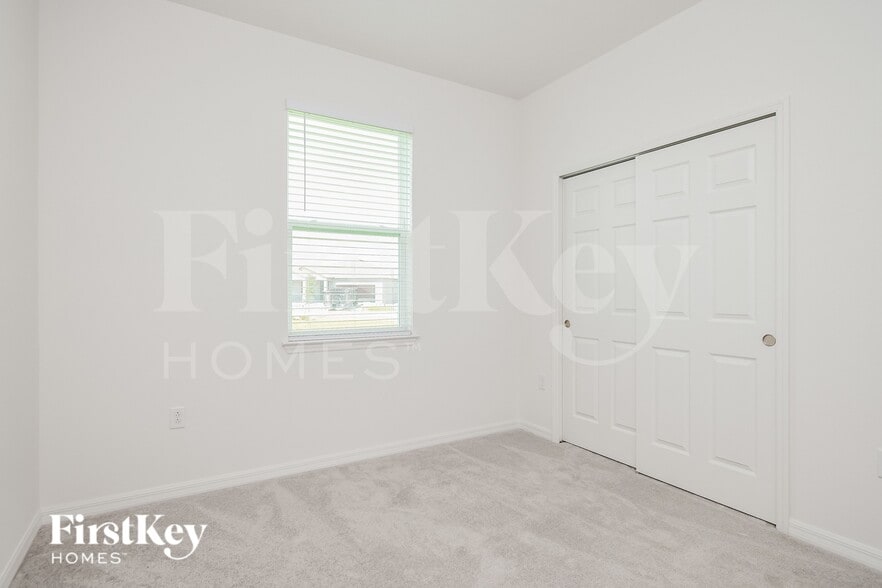 Building Photo - 1243 Ponca Rd