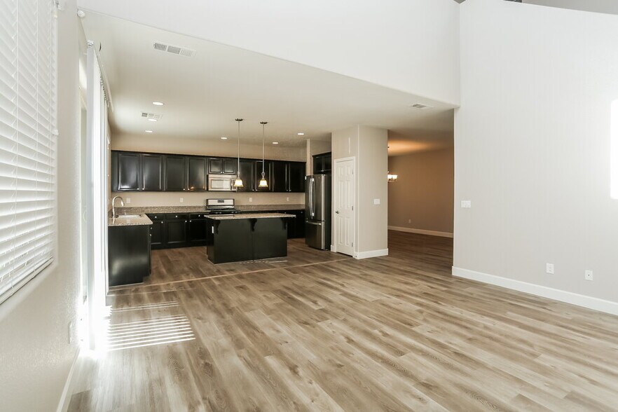 Building Photo - 8016 Central Railroad Ct