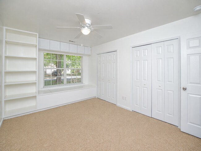 Building Photo - Legacy Park 3BR Home on 1 Acre with Loft, 3 Baths, and Summer-Ready Amenities  3 Bedrooms | 3 Bat...