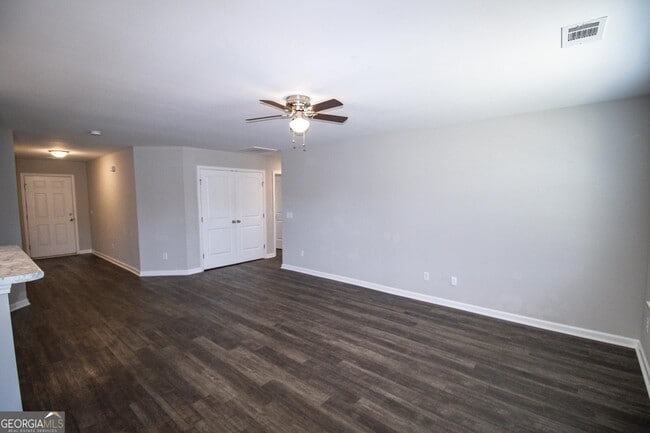 Building Photo - 139 Callaway Cres