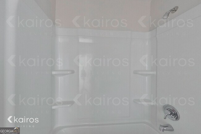 Building Photo - 18 Duluth Dr