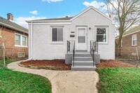 Building Photo - 735 Porter St