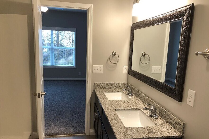 MASTER BATH - 2278 Klondike Rd