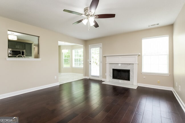 Building Photo - 6123 Lamp Post Pl