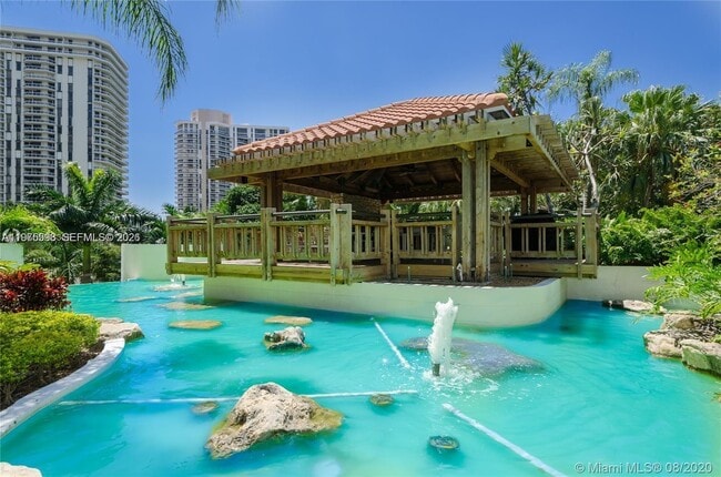 Building Photo - 20281 E Country Club Dr