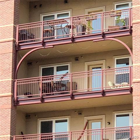 Building Photo - 2240 Clay St