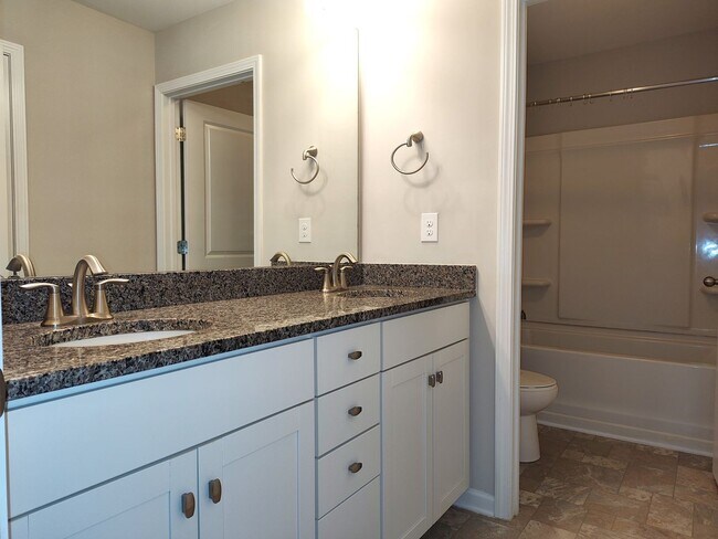Building Photo - Beautiful 2 story home located in Berewick Community in Charlotte!