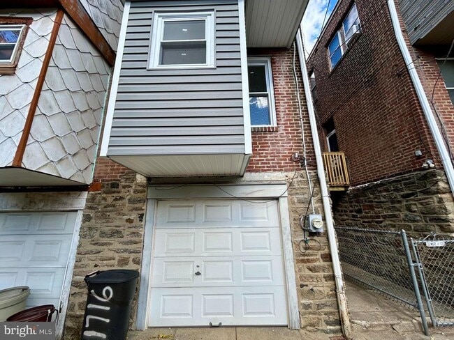 Building Photo - 1716 W Nedro Ave