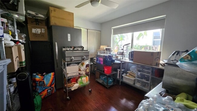 Building Photo - 1405 NE 17th St