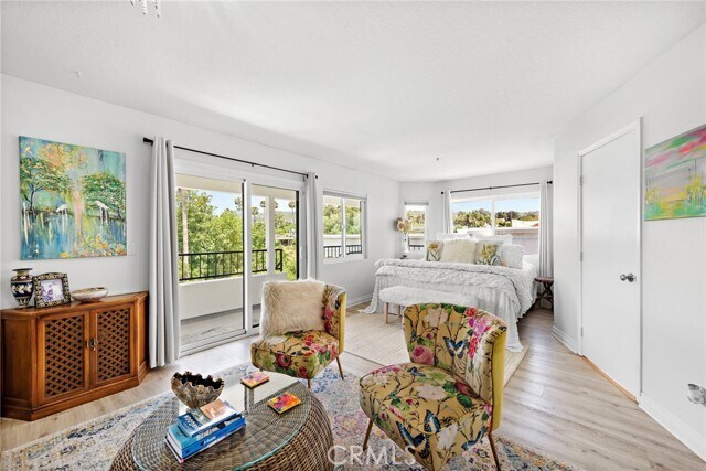 Building Photo - 210 Avenida Montalvo