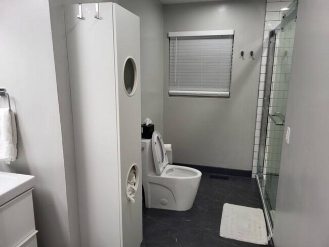 Building Photo - Remodeled 3 bedroom 2 bathroom house with 2 car garage and fenced yard