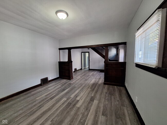 Building Photo - 336 Dequincy St