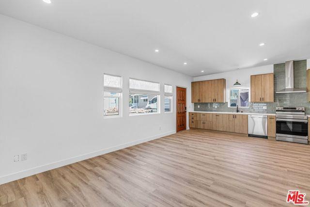 Building Photo - 1454 Yosemite Dr