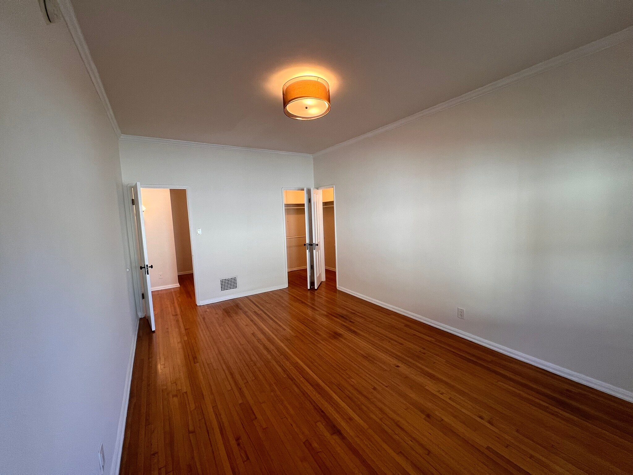 Building Photo - 1248 S La Jolla Ave