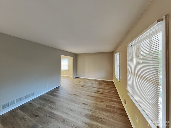 Building Photo - 2642 Hatfield Cir SE