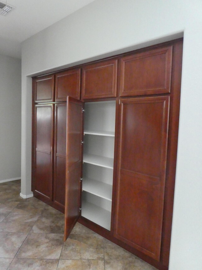 Building Photo - 1674 W Pelican Dr