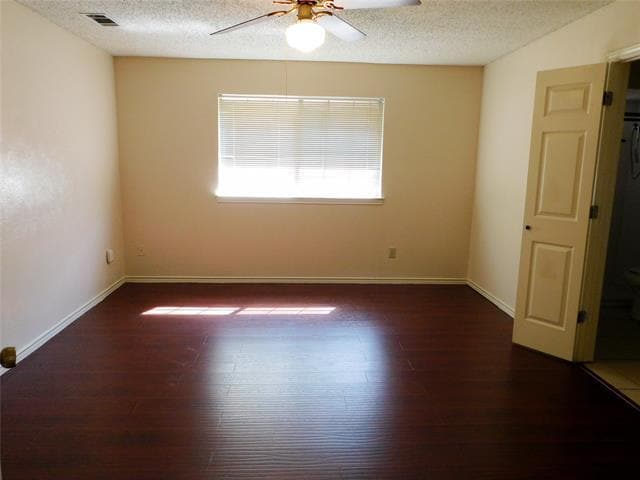 Building Photo - 805 Sandy Creek Dr