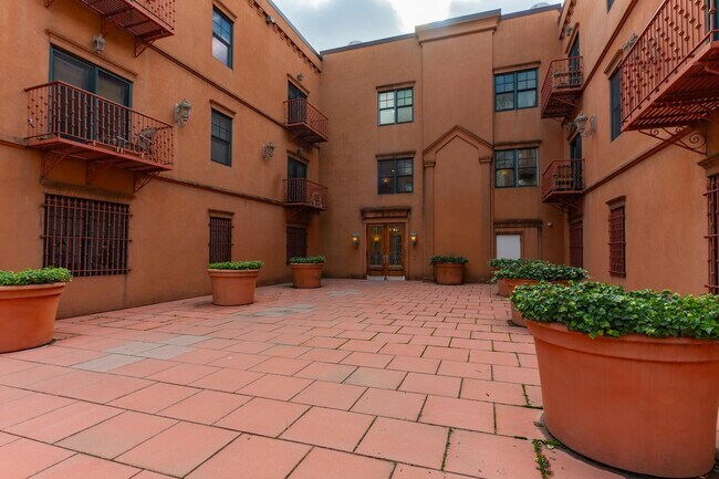 Building Photo - 85 Broadway