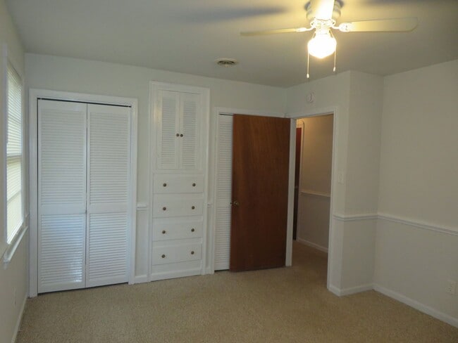 Building Photo - 7300 Claiborne Rd