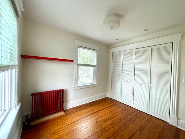 Building Photo - 420 Montgomery St