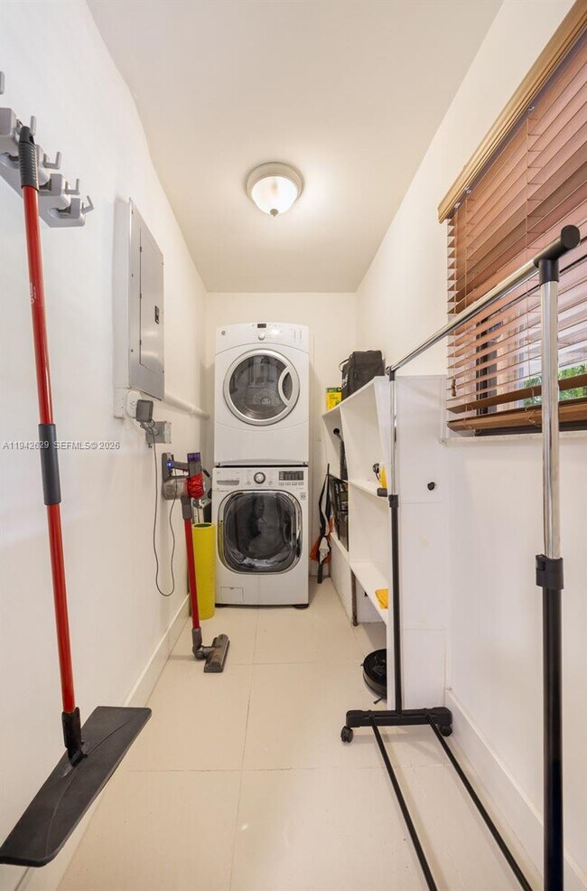 Building Photo - 20450 SW 198th Ave