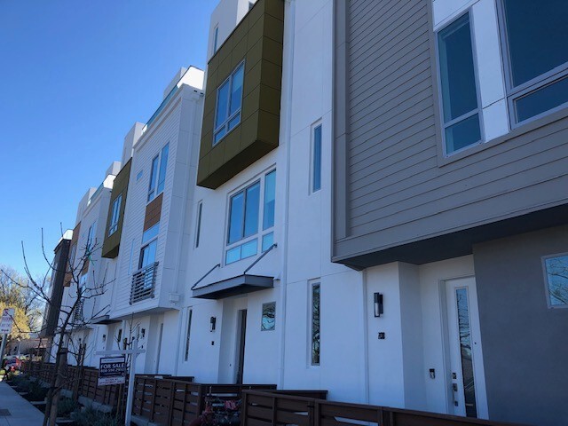 Building Photo - Newer Central Dublin Townhome with 2-Car Garage and Private Rooftop Deck