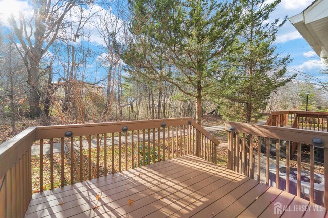 Building Photo - 13 Jill Ct