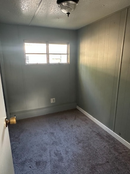 Building Photo - 3625 S Douglas Ave