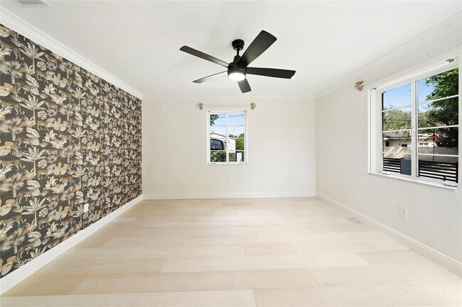 Building Photo - 501 NW 45th St