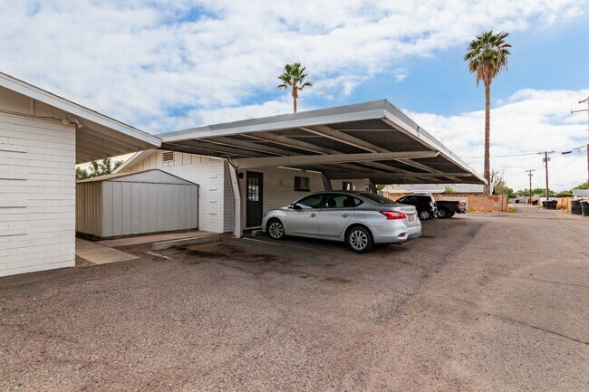 Building Photo - Renovated 2 bed | 1 bath - Central Tempe Location!