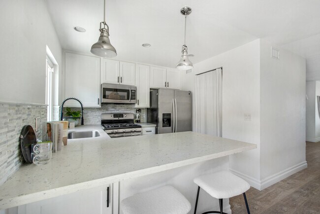 Building Photo - 19 Seabird Ct