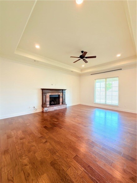 Building Photo - 4201 SW Layton Rd