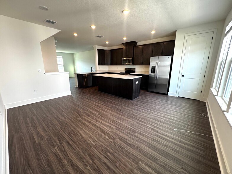 Building Photo - 15250 Groveside Rd