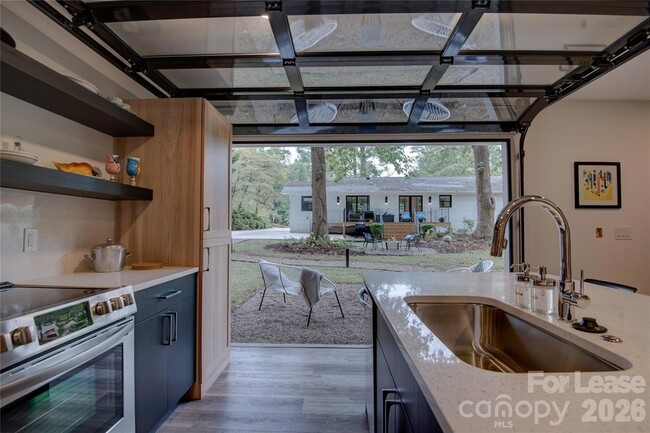 Building Photo - 3945 Rockfern Rd