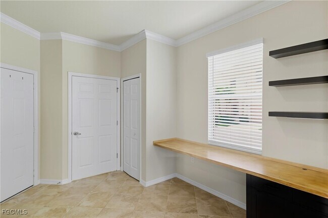 Building Photo - 8895 Via Isola Court