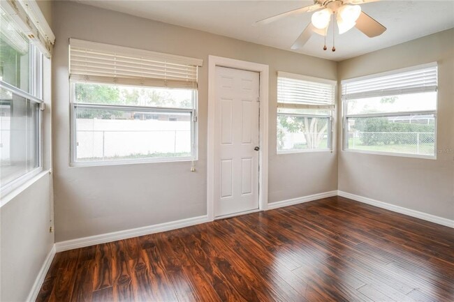 Building Photo - 610 Charlotte Ave